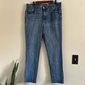 Seven7 High Rise Slim Straight women Jeans